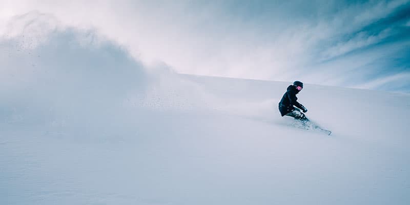 Winteraktivitäten_Aktivitäten_im_Winter_Wintersport_Snowboarden_Snowboard